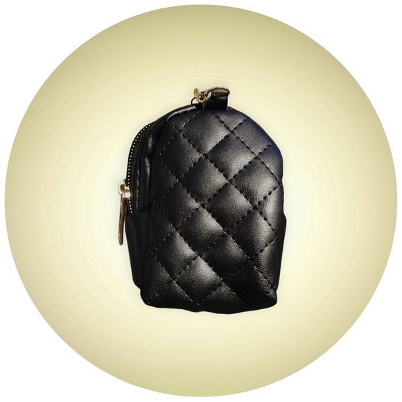 BOGO 𝒦𝑒𝓎 𝒞𝒽𝒶𝒾𝓃 𝒪𝓅𝓉𝒾𝑜𝓃 𝑀𝒾𝓃𝒾 𝒞𝒶𝓇𝓇𝓎𝒾𝓃𝑔 𝐵𝒶𝑔 - Picture 3 of 4